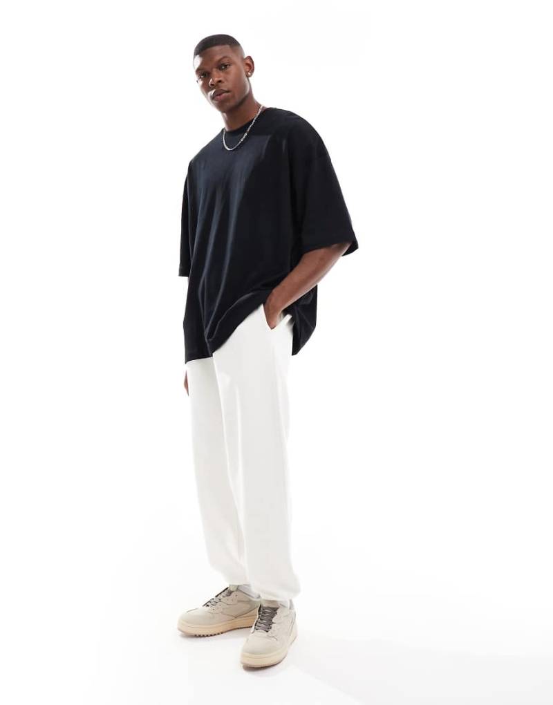 ASOS DESIGN - Oversize-Jogginghose in neutralem Creme mit Struktur, Kombiteil-Weiß von ASOS DESIGN