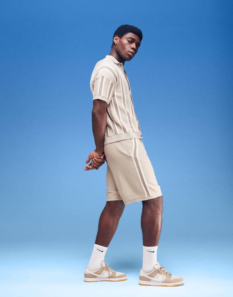 ASOS DESIGN - Strukturierte Oversize-Shorts aus Strick in Beige, Kombiteil-Neutral von ASOS DESIGN