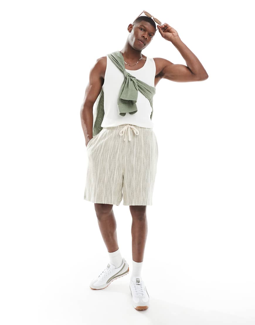ASOS DESIGN - Strukturierte Oversize-Shorts in Khaki mit Streifen-Grün ASOS DESIGN - Strukturierte Oversize-Shorts in Khaki mit Streifen-Grün von ASOS DESIGN