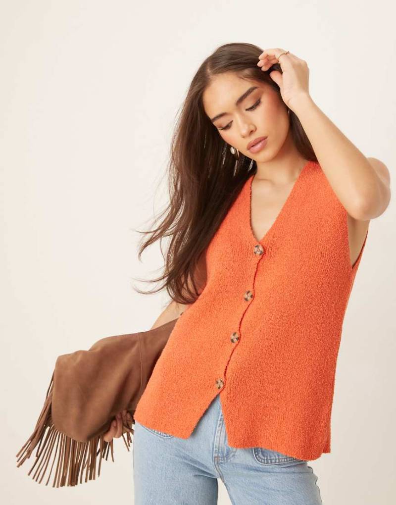 ASOS DESIGN - Strukturierte Relaxed Fit Strickweste in Orange von ASOS DESIGN