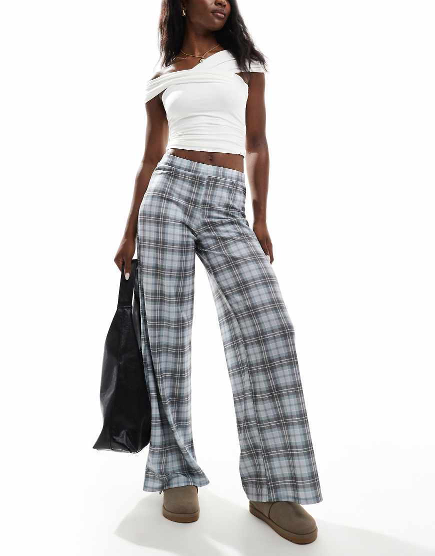 ASOS DESIGN - Strukturierte Schlupfhose in kariertem Blau mit weitem Schnitt-Bunt ASOS DESIGN - Strukturierte Schlupfhose in kariertem Blau mit weitem Schnitt-Bunt von ASOS DESIGN