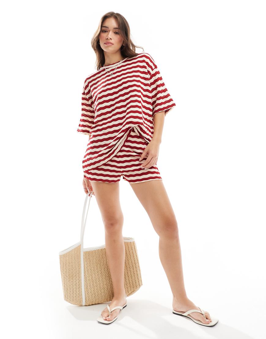 ASOS DESIGN - Strukturierte Shorts in gestreiftem Rot, Kombiteil-Bunt ASOS DESIGN - Strukturierte Shorts in gestreiftem Rot, Kombiteil-Bunt von ASOS DESIGN