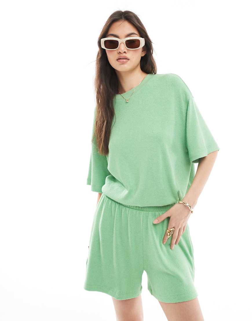 ASOS DESIGN - Strukturierte Strick-Shorts in Grün, Kombiteil ASOS DESIGN - Strukturierte Strick-Shorts in Grün, Kombiteil von ASOS DESIGN