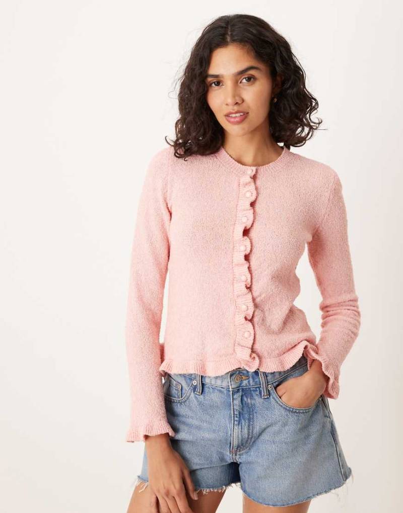 ASOS DESIGN - Strukturierte Strickjacke in Rosa mit Rüschensaum von ASOS DESIGN