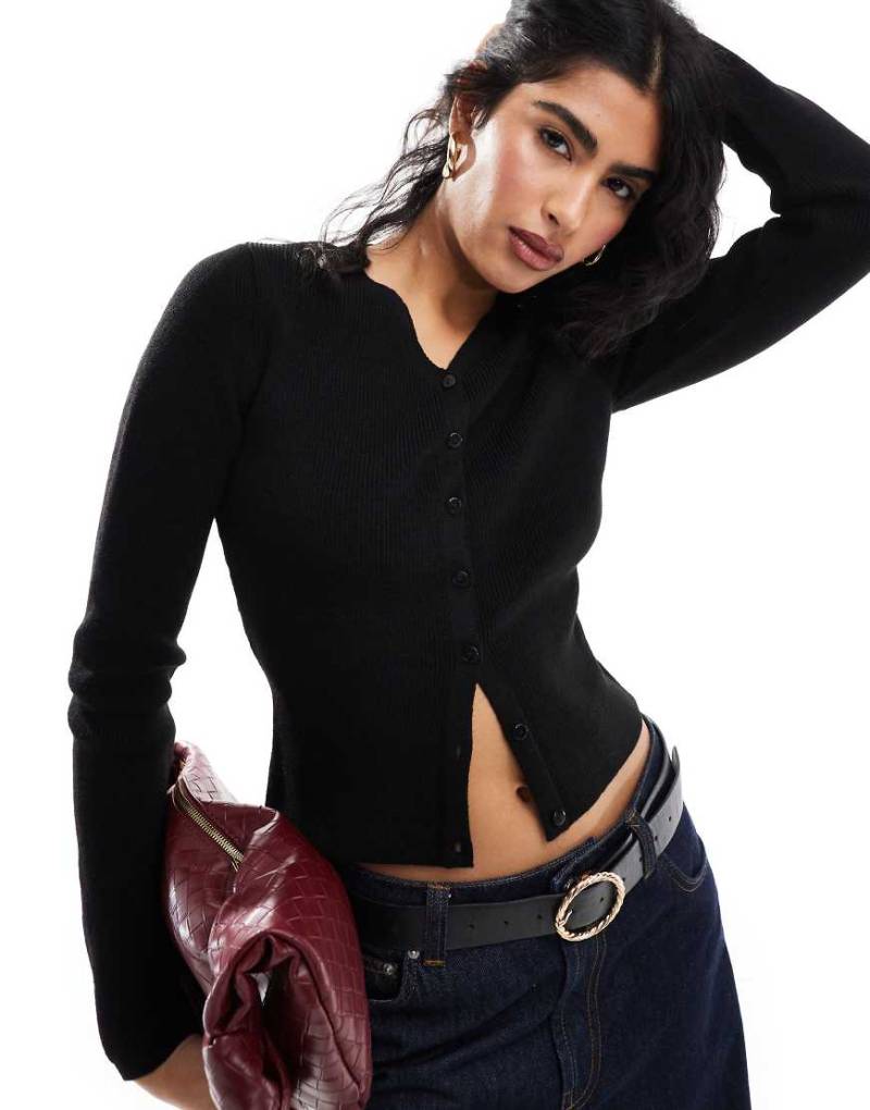 ASOS DESIGN - Strukturierte Strickjacke in Schwarz mit hoch angesetztem V-Ausschnitt von ASOS DESIGN