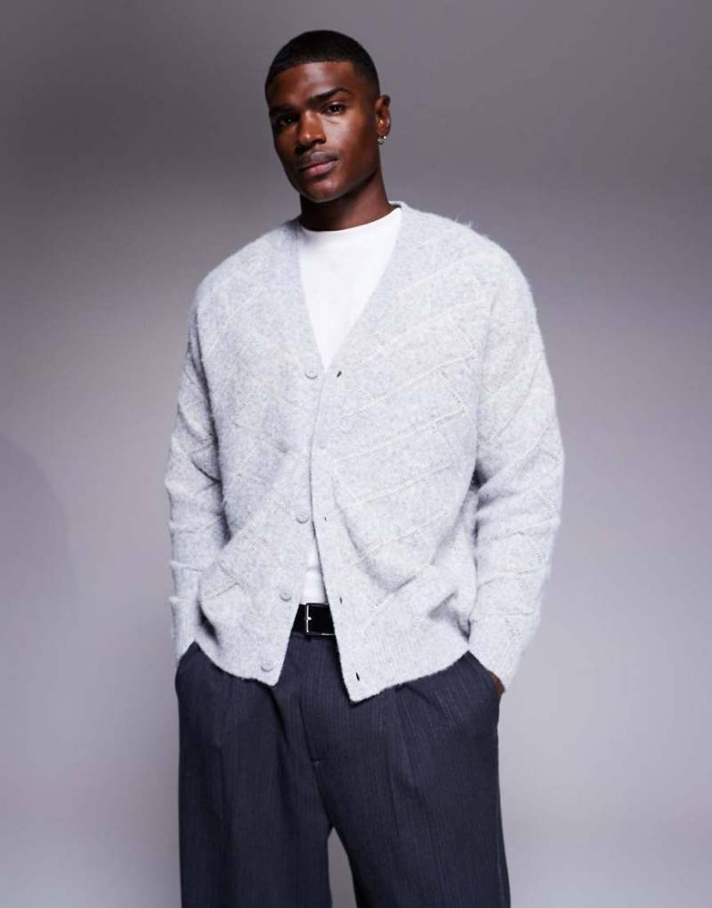 ASOS DESIGN - Strukturierte Super-Oversize-Strickjacke in Grau von ASOS DESIGN