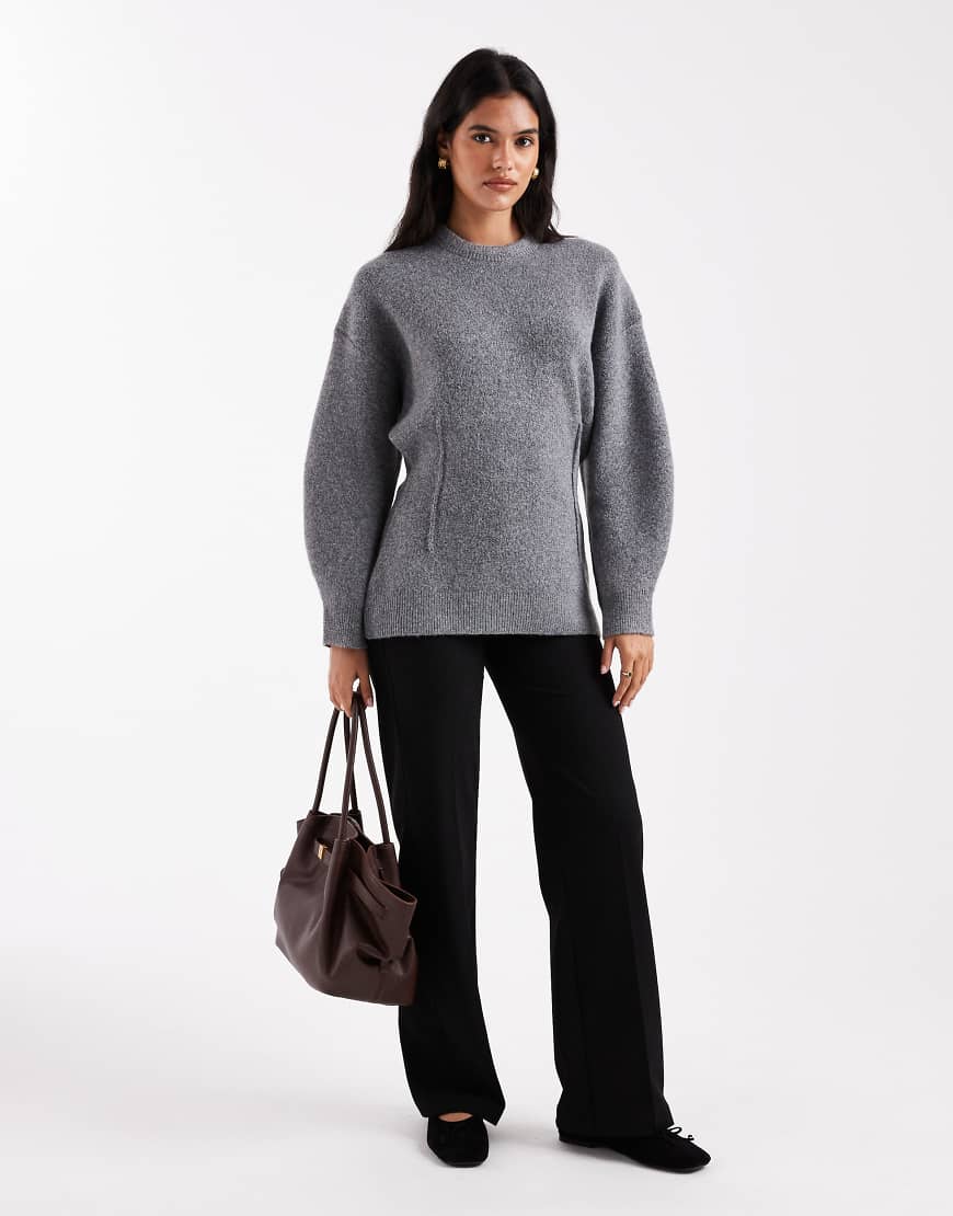 ASOS DESIGN - Strukturierter, taillierter Longline-Pullover in Grau mit Rundhalsausschnitt von ASOS DESIGN