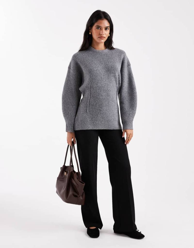 ASOS DESIGN - Strukturierter, taillierter Longline-Pullover in Grau mit Rundhalsausschnitt von ASOS DESIGN