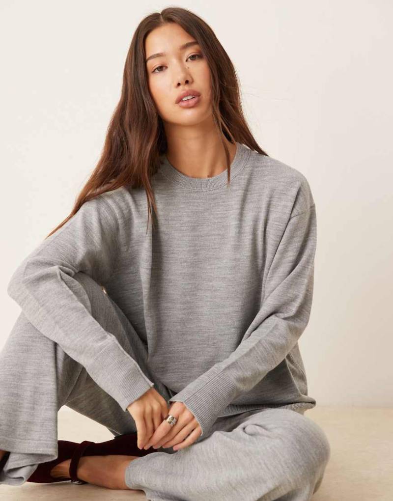 ASOS DESIGN - Strukturierter Longline-Pullover in Grau mit Nahtdetail von ASOS DESIGN