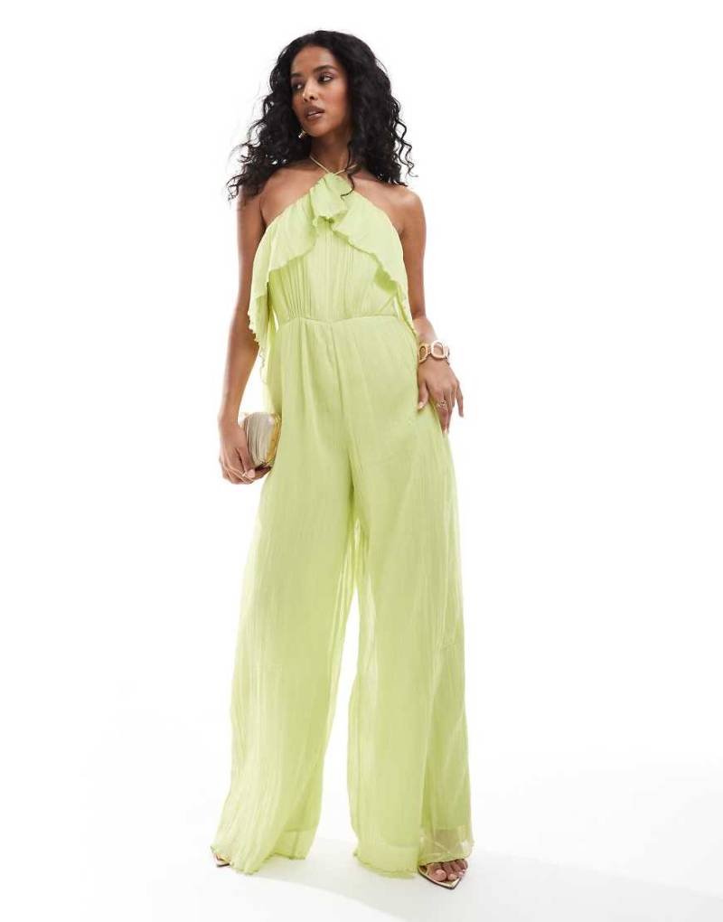 ASOS DESIGN - Strukturierter Neckholder-Jumpsuit in Limettengrün mit weitem Bein und Rüschen von ASOS DESIGN