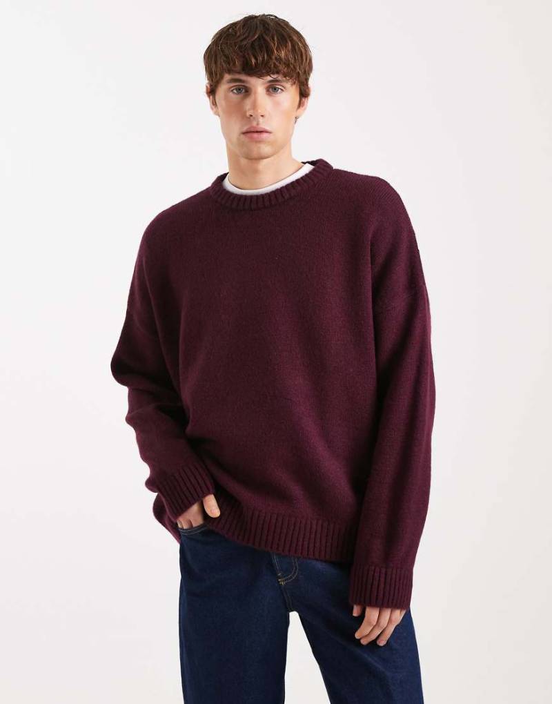 ASOS DESIGN - Strukturierter Oversize-Strickpullover in Burgunderrot mit Rundhalsausschnitt von ASOS DESIGN