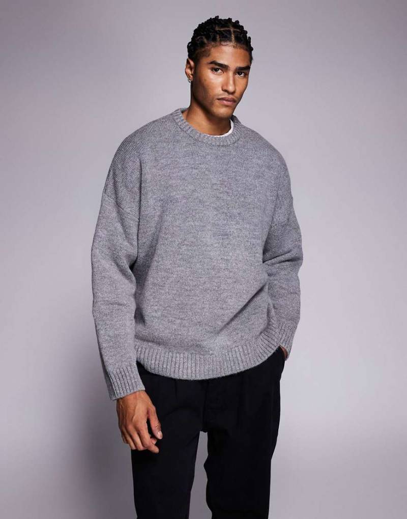 ASOS DESIGN - Strukturierter Oversize-Strickpullover in Grau mit Rundhalsausschnitt von ASOS DESIGN