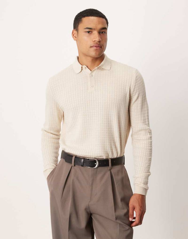 ASOS DESIGN - Strukturiertes, langärmliges Relaxed-Fit-Polohemd aus Strick in Stein-Neutral von ASOS DESIGN