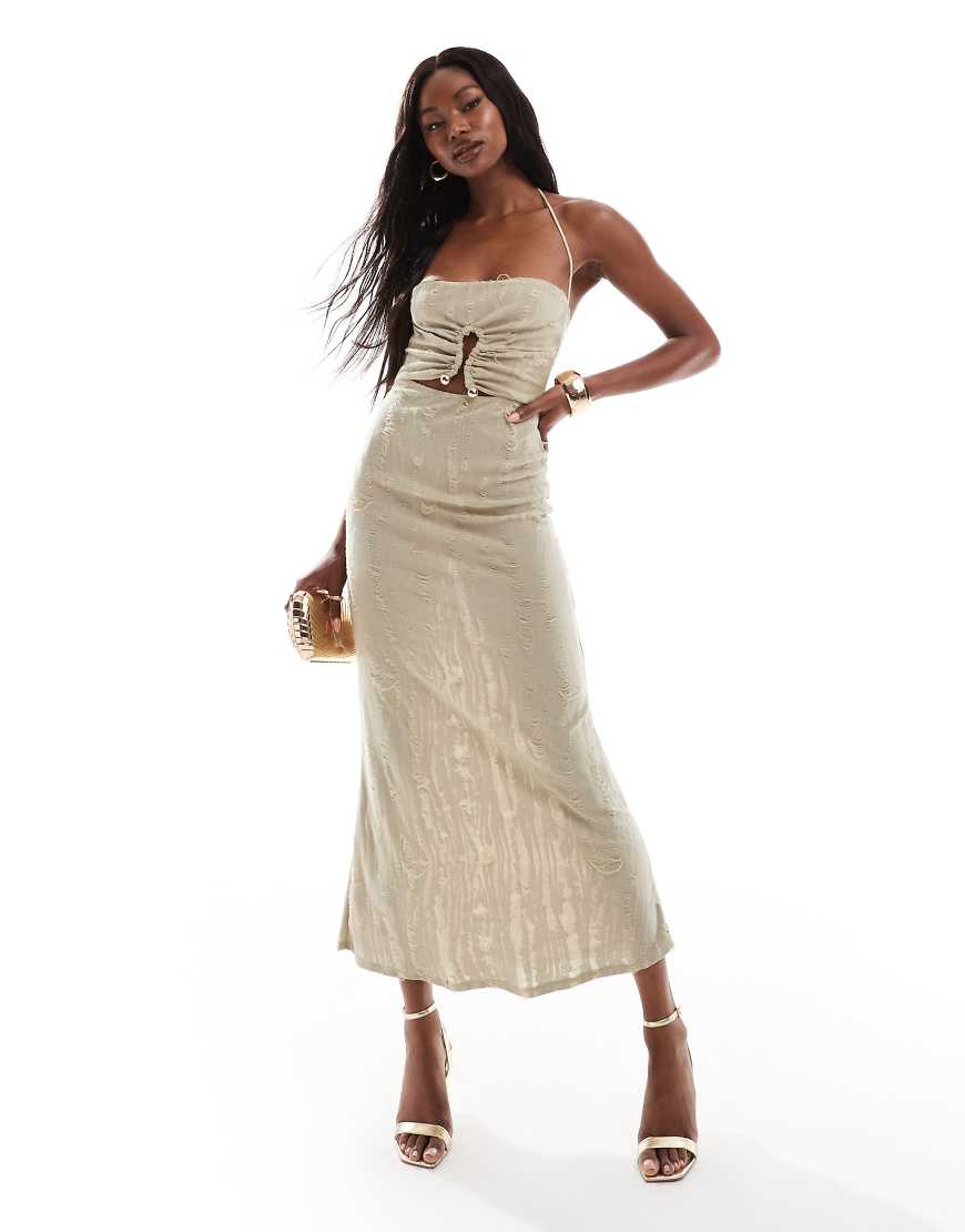 ASOS DESIGN - Strukturiertes Camisole-Midikleid in Braun mit Besatz in Natur-Neutral von ASOS DESIGN