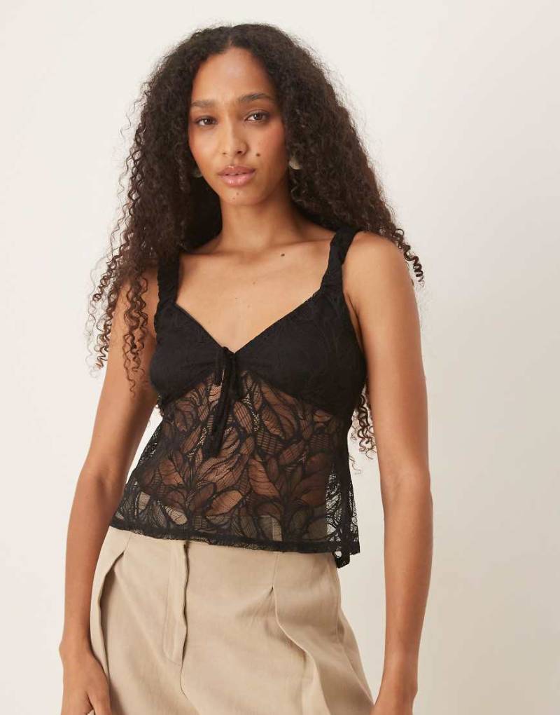 ASOS DESIGN - Strukturiertes Camisole-Top aus Spitze in Schwarz von ASOS DESIGN