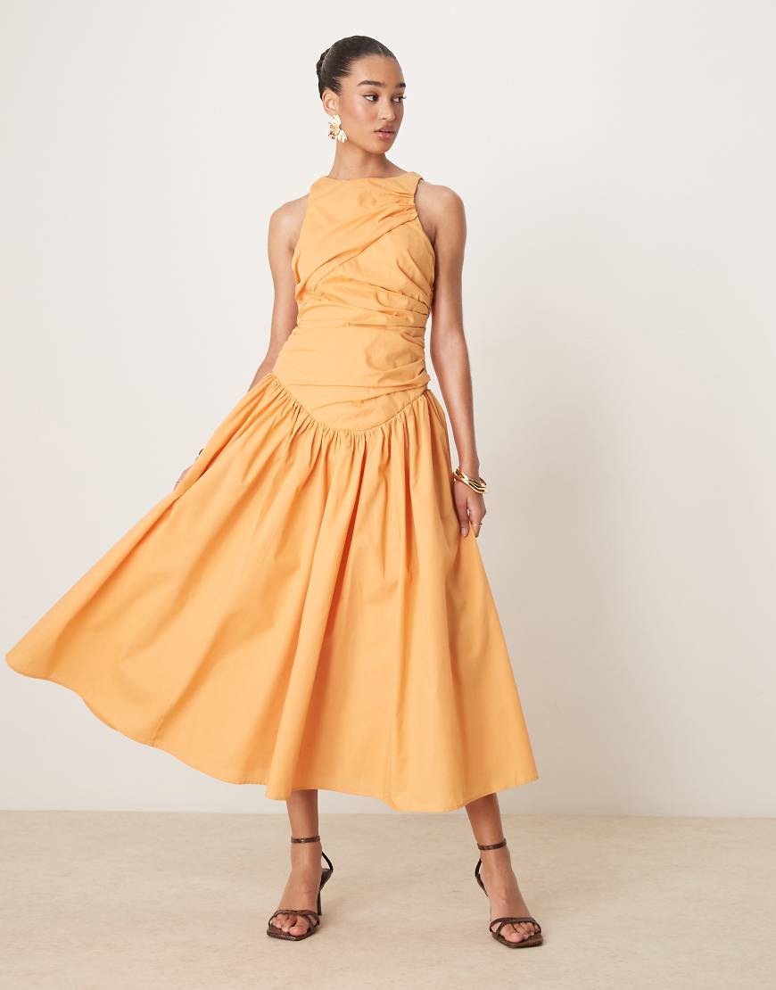 ASOS DESIGN - Strukturiertes Maxikleid in Apricot mit Raffung und weitem Rock-Orange von ASOS DESIGN