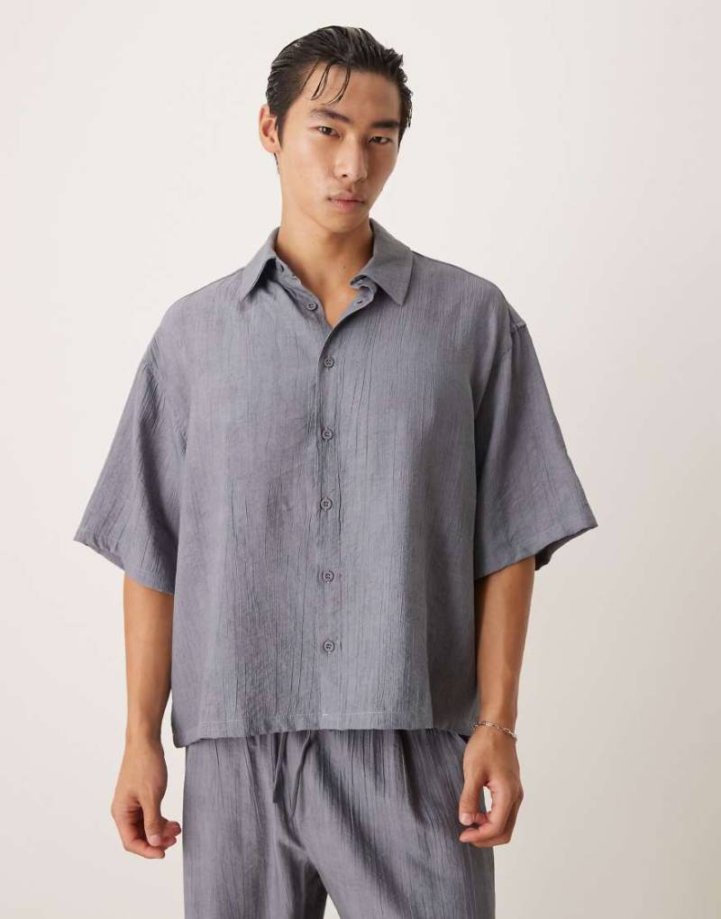 ASOS DESIGN - Strukturiertes Oversize-Hemd in Blau, Kombiteil-Grau ASOS DESIGN - Strukturiertes Oversize-Hemd in Blau, Kombiteil-Grau von ASOS DESIGN