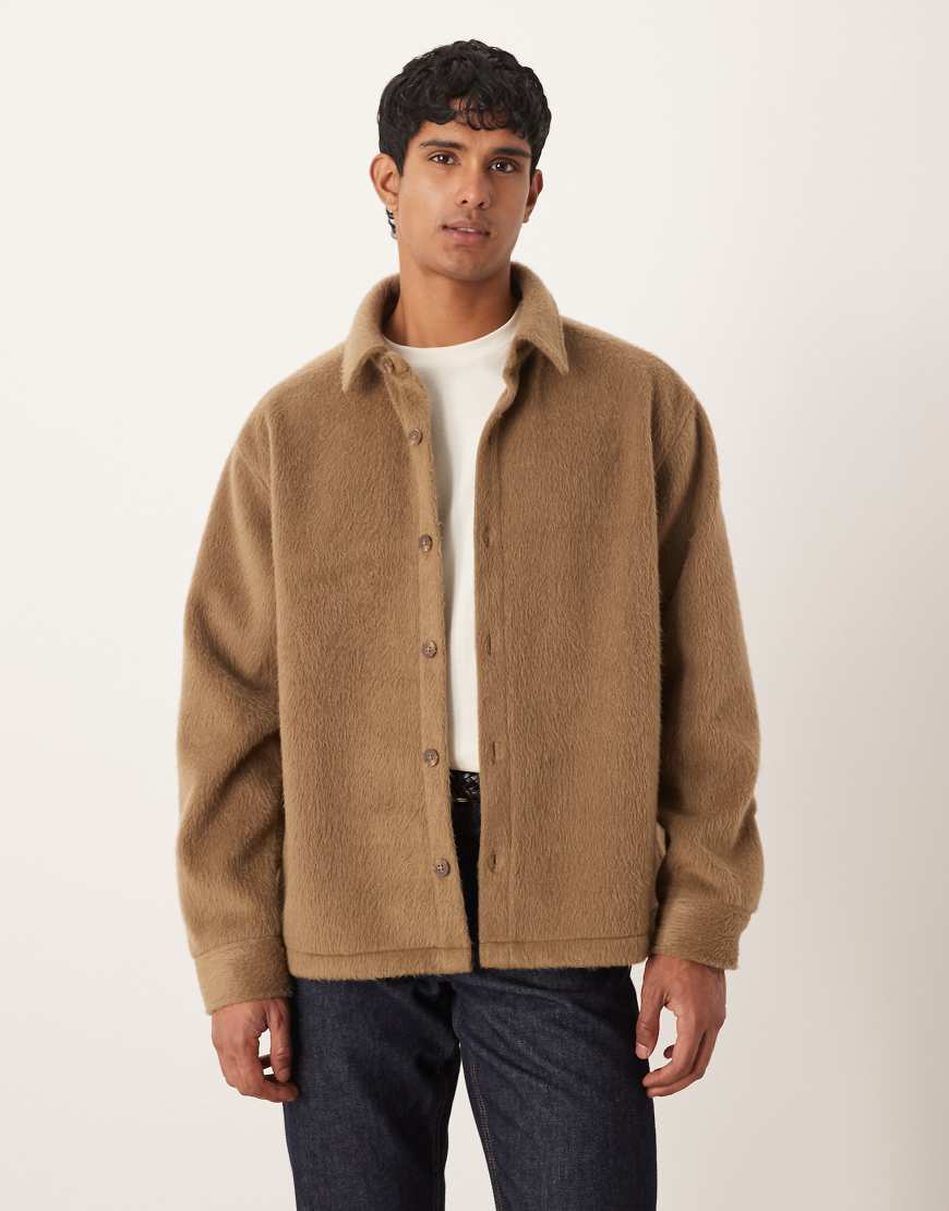 ASOS DESIGN - Strukturiertes Oversize-Hemd in Braun-Brown von ASOS DESIGN