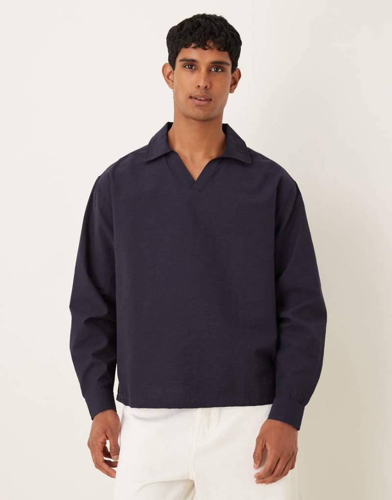 ASOS DESIGN - Strukturiertes Oversize-Hemd in Marineblau mit offenem Kragen von ASOS DESIGN