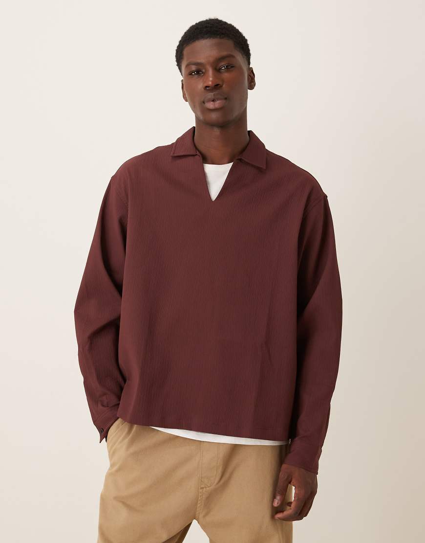 ASOS DESIGN - Strukturiertes Oversize-Schlupfhemd in Burgunderrot von ASOS DESIGN