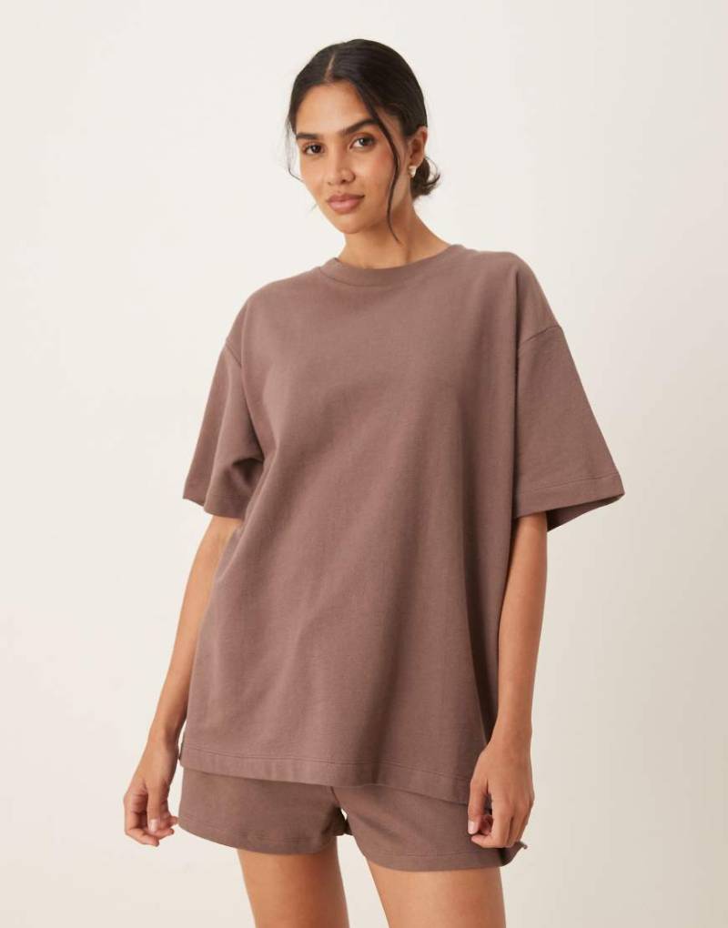 ASOS DESIGN - Strukturiertes Oversize-T-Shirt aus Strick in Braun von ASOS DESIGN