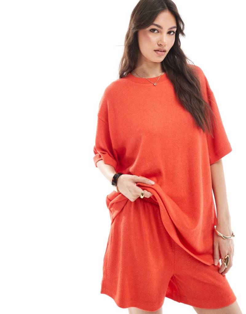 ASOS DESIGN - Strukturiertes Oversize-T-Shirt aus Strick in Rot von ASOS DESIGN