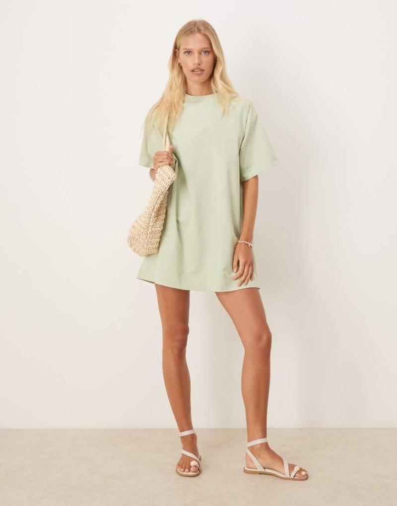ASOS DESIGN - Strukturiertes T-Shirt-Minikleid in Salbeigrün mit Oversize-Passform von ASOS DESIGN