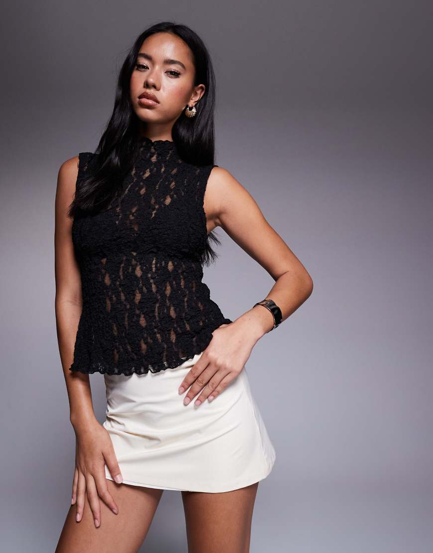 ASOS DESIGN - Strukturiertes Tanktop aus Spitze in Schwarz ASOS DESIGN - Strukturiertes Tanktop aus Spitze in Schwarz von ASOS DESIGN