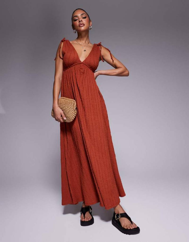 ASOS DESIGN - Strukturiertes Trapez-Midikleid in Rostrot mit tiefem V-Ausschnitt-Orange von ASOS DESIGN