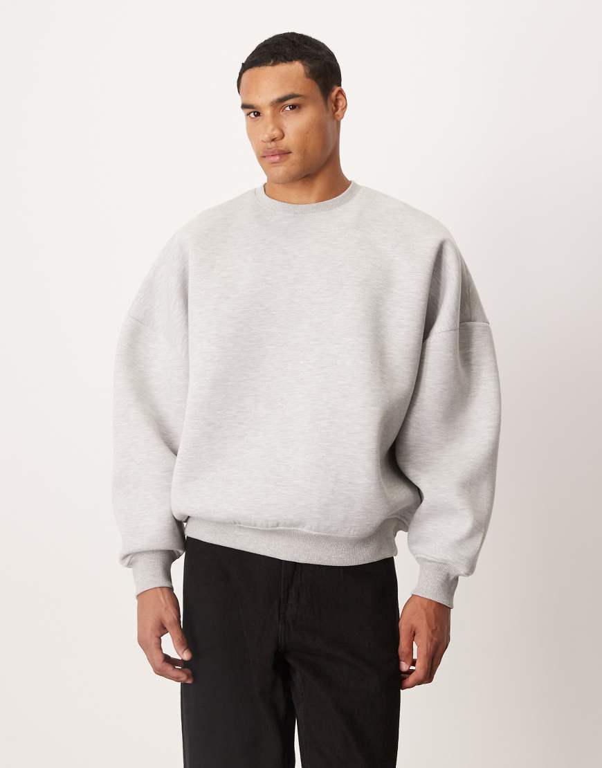 ASOS DESIGN - Super-Oversize-Sweatshirt aus Material in Neoprenoptik in grau meliert von ASOS DESIGN