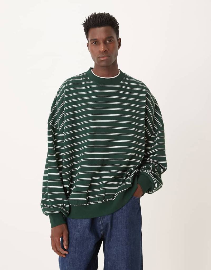 ASOS DESIGN - Super-Oversize-Sweatshirt in Grün mit Streifenprint von ASOS DESIGN