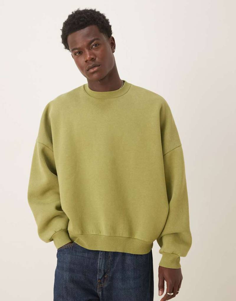 ASOS DESIGN - Super-Oversize-Sweatshirt in Grün von ASOS DESIGN