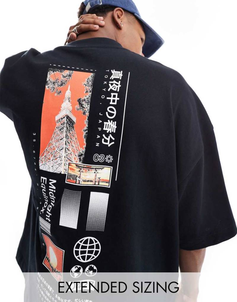 ASOS DESIGN - Super-Oversize-T-Shirt in Schwarz mit Souvenir-Rückenprint von ASOS DESIGN