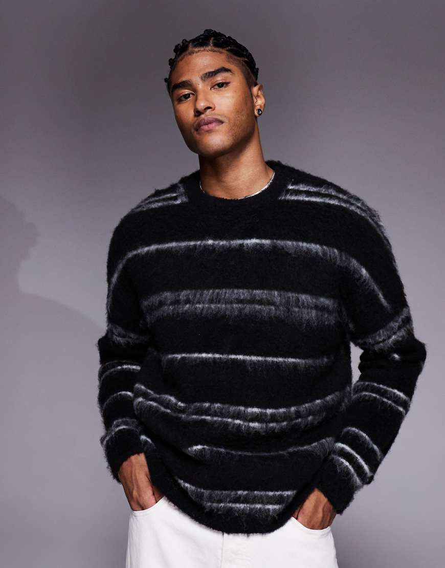 ASOS DESIGN - Superflauschiger Oversize-Strickpullover in Schwarz mit weißen Streifen ASOS DESIGN - Superflauschiger Oversize-Strickpullover in Schwarz mit weißen Streifen von ASOS DESIGN