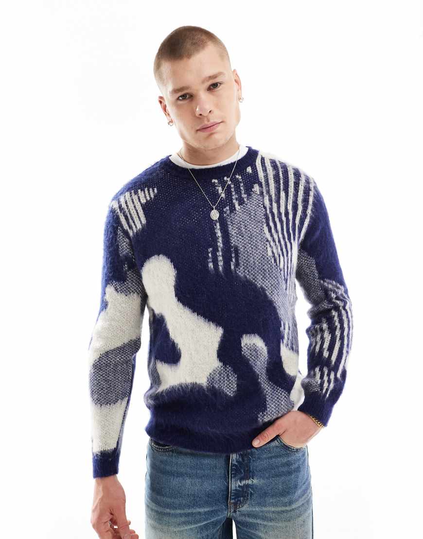 ASOS DESIGN - Superflauschiger Strickpullover in Blau mit abstraktem Meeres-Print ASOS DESIGN - Superflauschiger Strickpullover in Blau mit abstraktem Meeres-Print von ASOS DESIGN