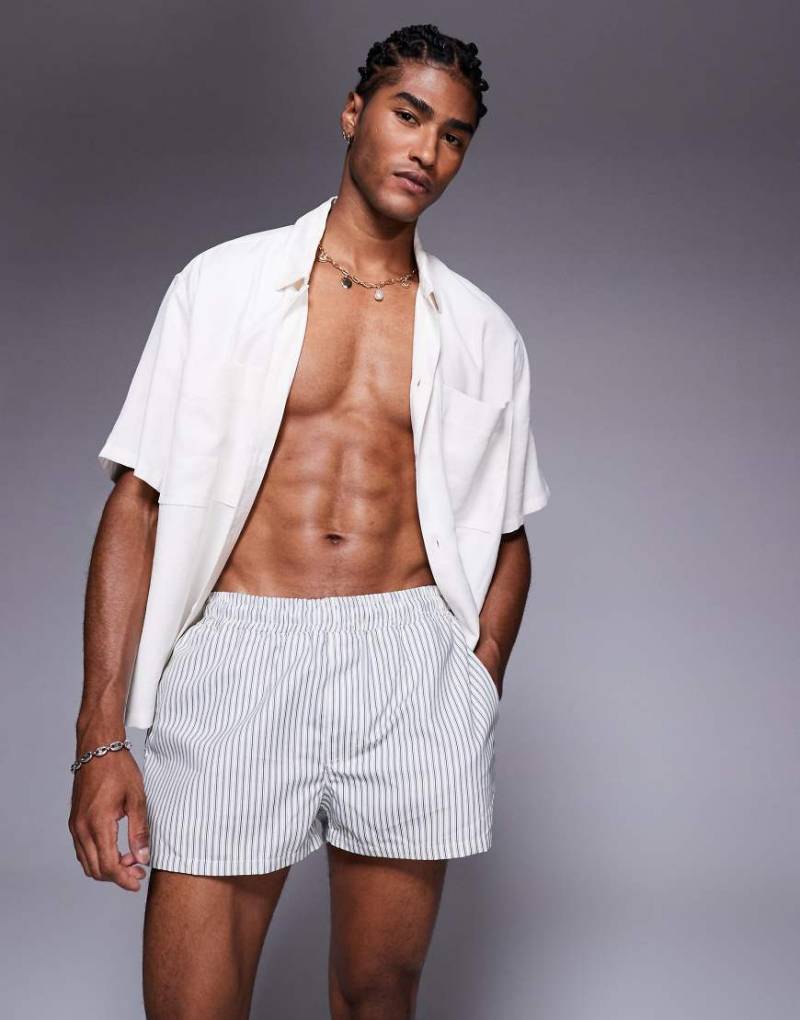 ASOS DESIGN - Superkurze Badeshorts mit blauen Streifen-Neutral von ASOS DESIGN