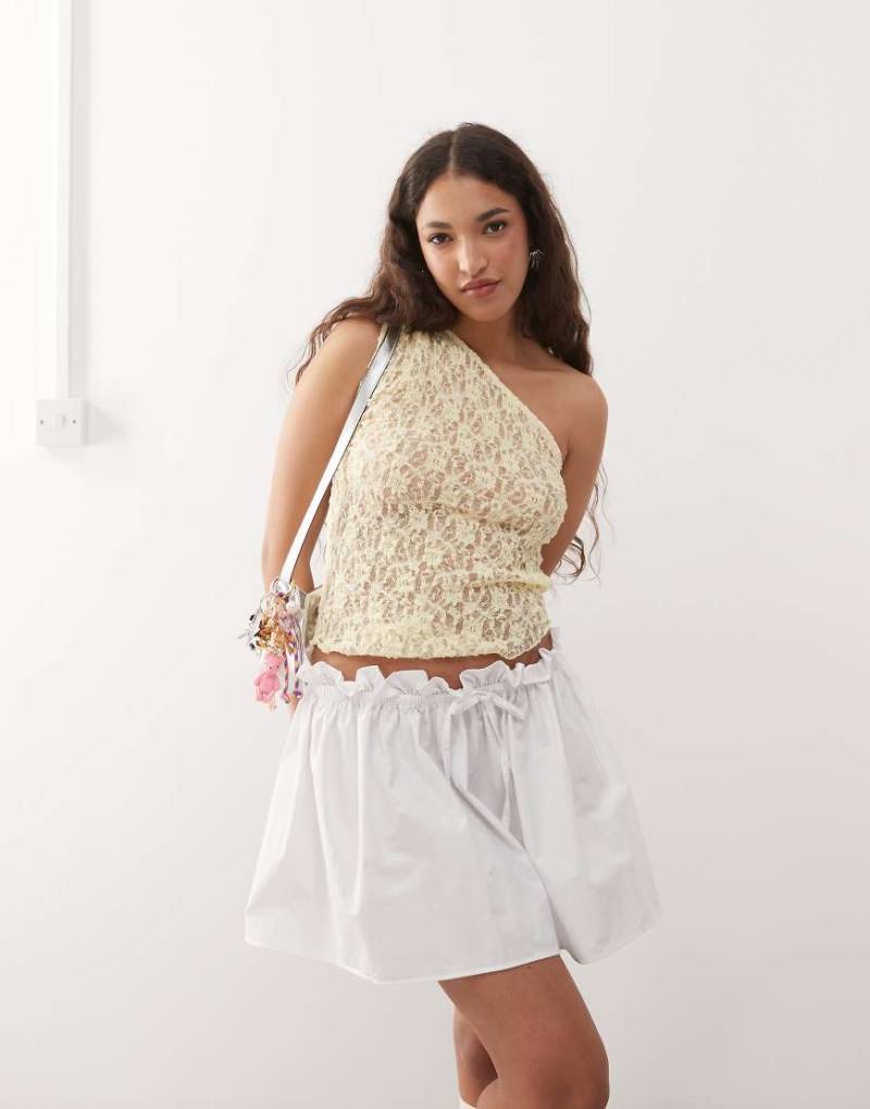 ASOS DESIGN - Superkurzer, tief sitzender Minirock aus Popeline in Weiß von ASOS DESIGN