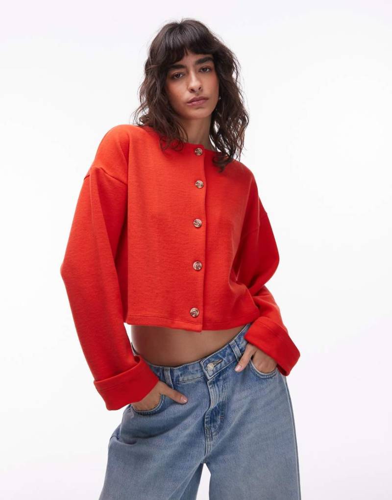 ASOS DESIGN - Superweiche, langärmlige Strickjacke in Rot mit Knopfleiste von ASOS DESIGN