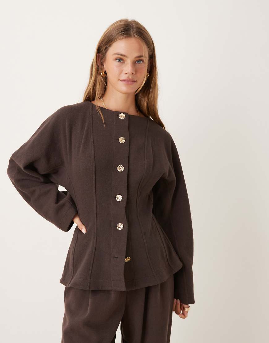 ASOS DESIGN - Superweiche Strickjacke in Schokobraun mit Ziernaht, Kombiteil-Brown von ASOS DESIGN