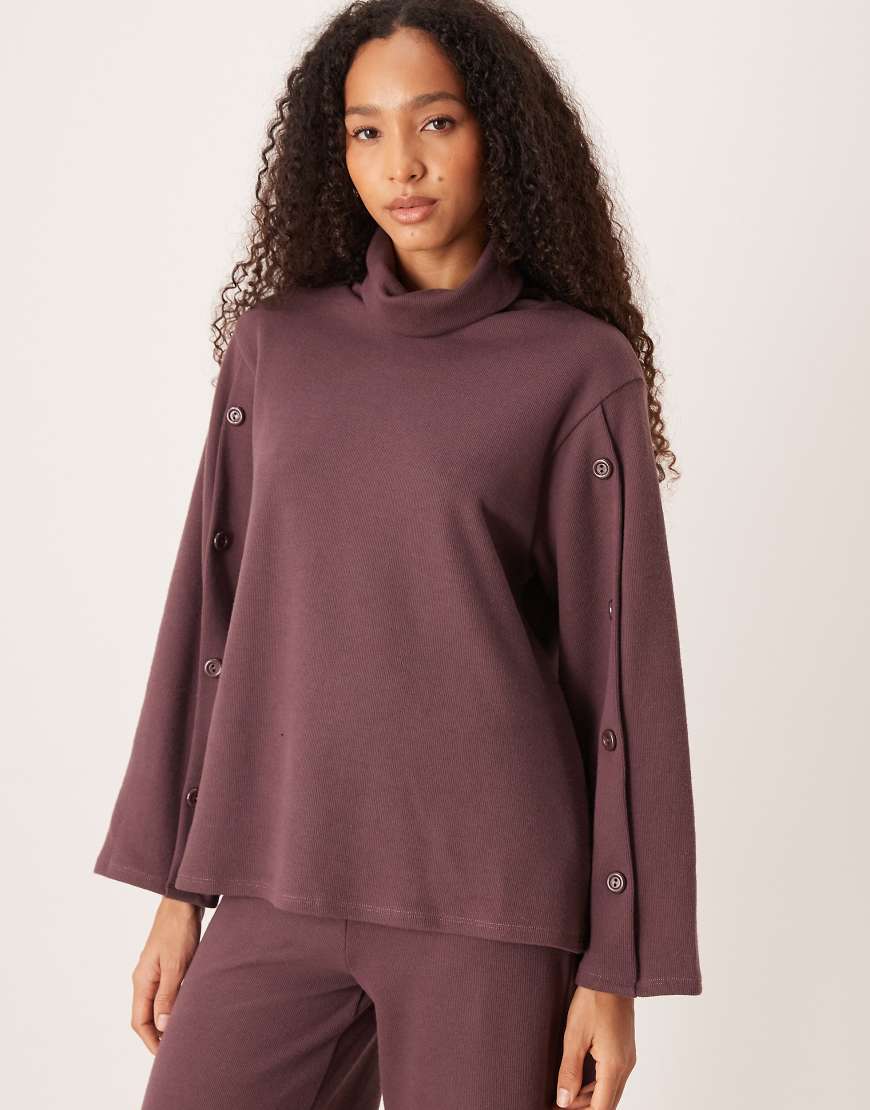 ASOS DESIGN - Superweicher Pullover in verwaschenem Pflaumenlila mit weiten Ärmeln und Knopfdetails, Kombiteil ASOS DESIGN - Superweicher Pullover in verwaschenem Pflaumenlila mit weiten Ärmeln und Knopfdetails, Kombiteil von ASOS DESIGN