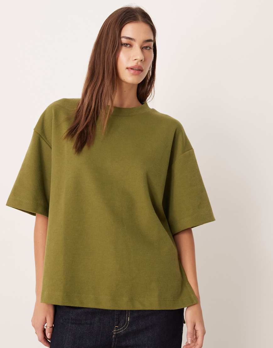 ASOS DESIGN - Superweiches, kastiges T-Shirt in Khaki-Grün von ASOS DESIGN