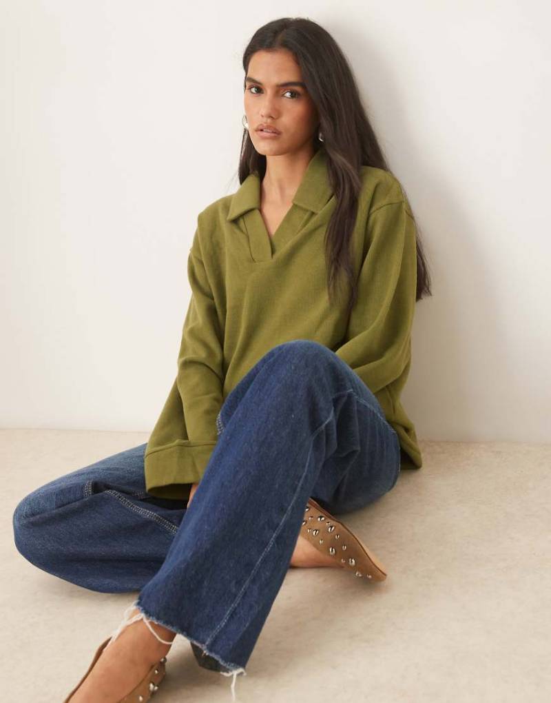 ASOS DESIGN - Superweiches, langärmliges T-Shirt in Khaki mit Rugby-Kragen-Grün ASOS DESIGN - Superweiches, langärmliges T-Shirt in Khaki mit Rugby-Kragen-Grün von ASOS DESIGN