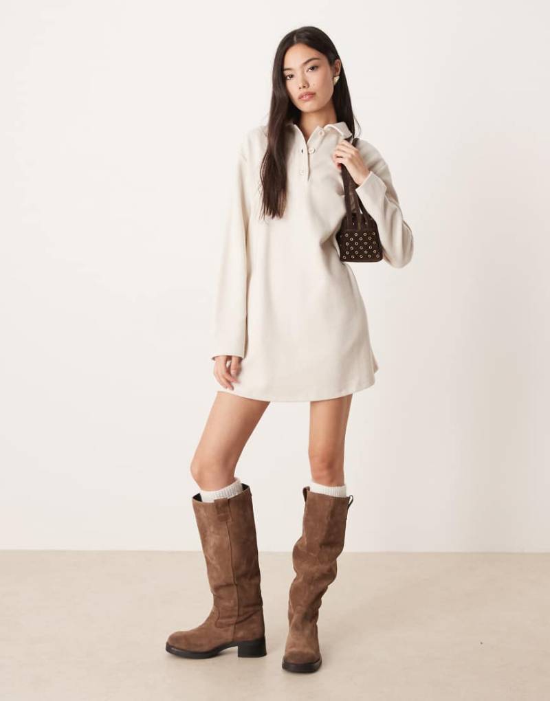 ASOS DESIGN - Superweiches Rugby-Kleid in Creme-Weiß von ASOS DESIGN