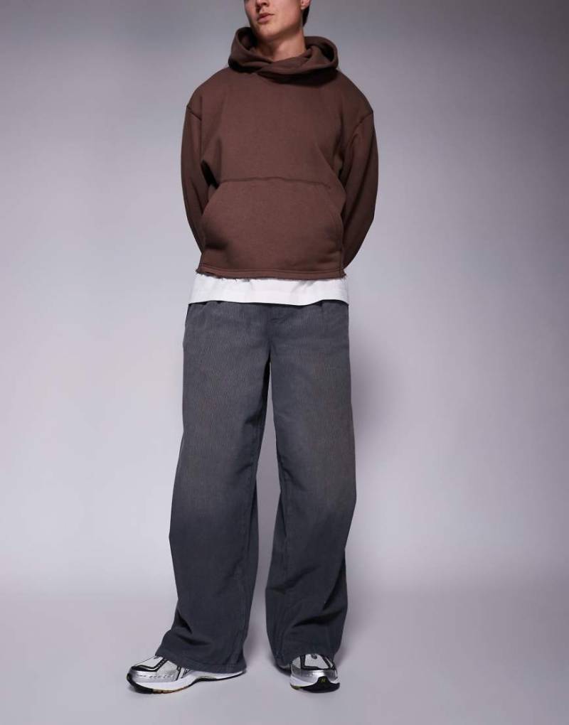 ASOS DESIGN - Superweite Cord-Hose in verwaschenem Anthrazit-Blau von ASOS DESIGN