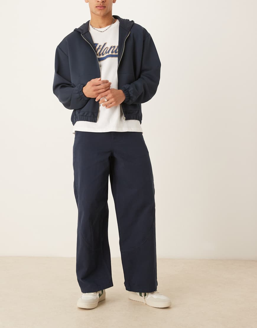 ASOS DESIGN - Superweite Hose in Marineblau mit Zierfalten ASOS DESIGN - Superweite Hose in Marineblau mit Zierfalten von ASOS DESIGN