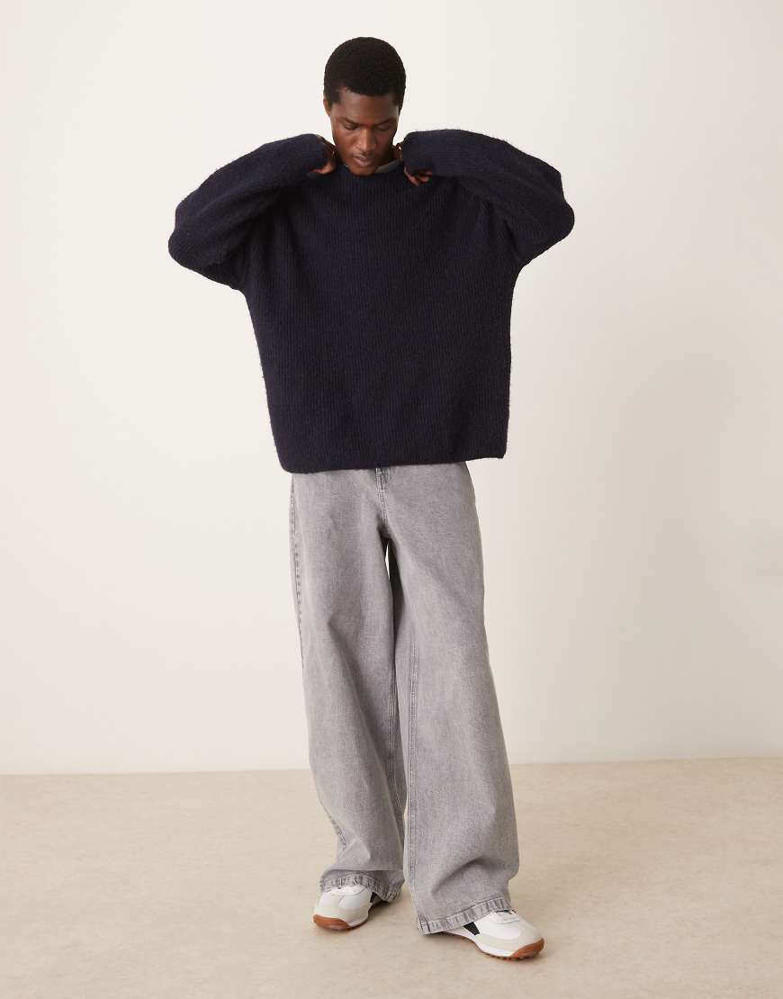 ASOS DESIGN - Superweite Jeans in stark verwaschenem Grau ASOS DESIGN - Superweite Jeans in stark verwaschenem Grau von ASOS DESIGN