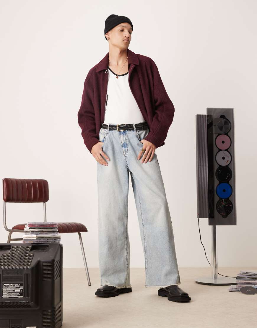 ASOS DESIGN - Superweite Jeans in verwaschenem Hellblau ASOS DESIGN - Superweite Jeans in verwaschenem Hellblau von ASOS DESIGN