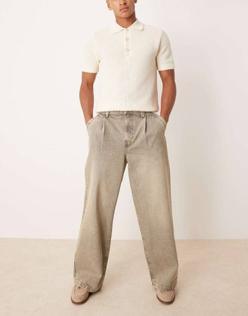 ASOS DESIGN - Superweite Jeans mit braunem Farbstich von ASOS DESIGN