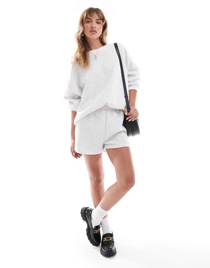 ASOS DESIGN - Sweat-Shorts in Grau meliert mit Steppung, Kombiteil ASOS DESIGN - Sweat-Shorts in Grau meliert mit Steppung, Kombiteil von ASOS DESIGN