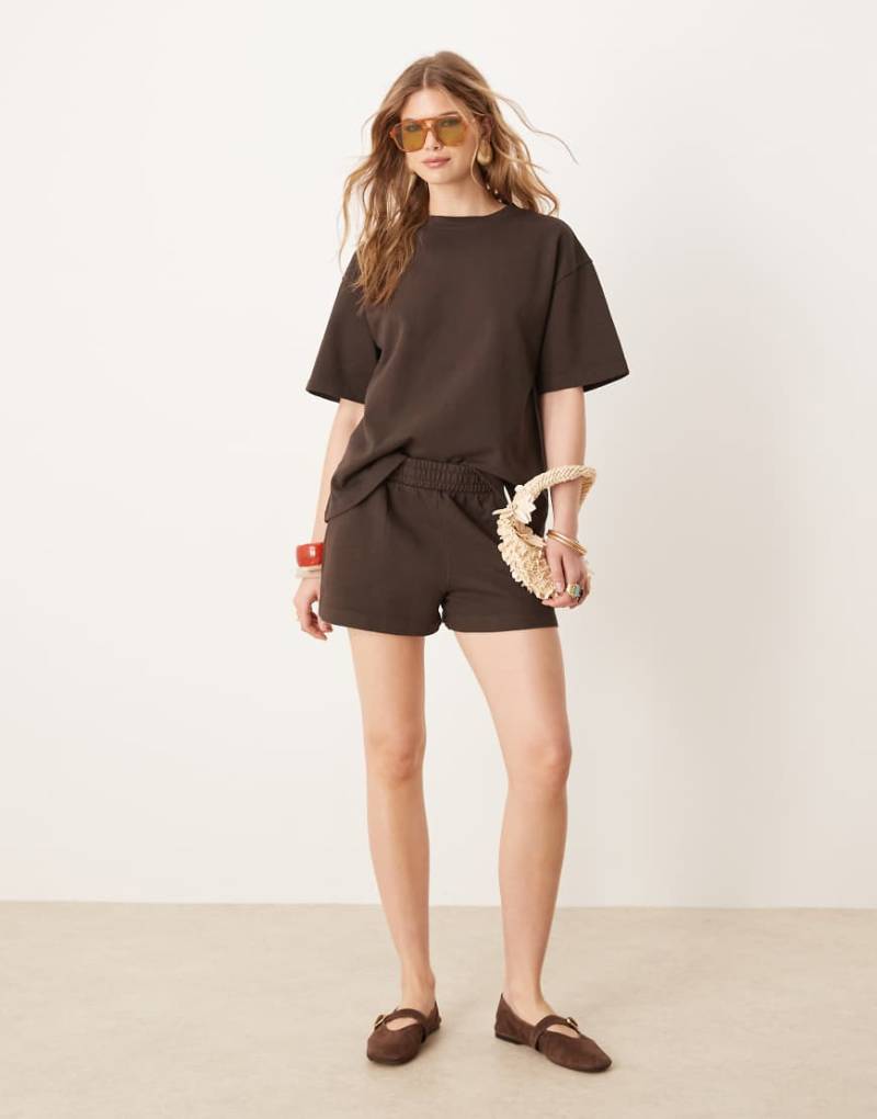 ASOS DESIGN - Sweat-Shorts in Schokobraun, Kombiteil von ASOS DESIGN